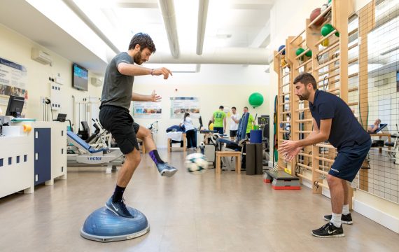 Rieducazione funzionale Isokinetic-funcltional rehabilitation in Isokinetc -sport injury clinic